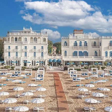 Casa Bianca Al Mare Hotel Lido di Jesolo Bagian luar foto