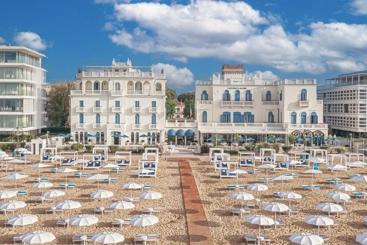 Casa Bianca Al Mare Hotel Lido di Jesolo Bagian luar foto