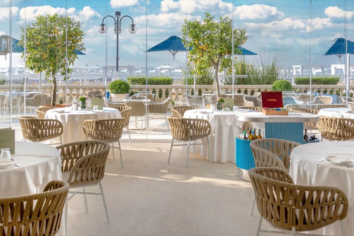 Casa Bianca Al Mare Hotel Lido di Jesolo Bagian luar foto